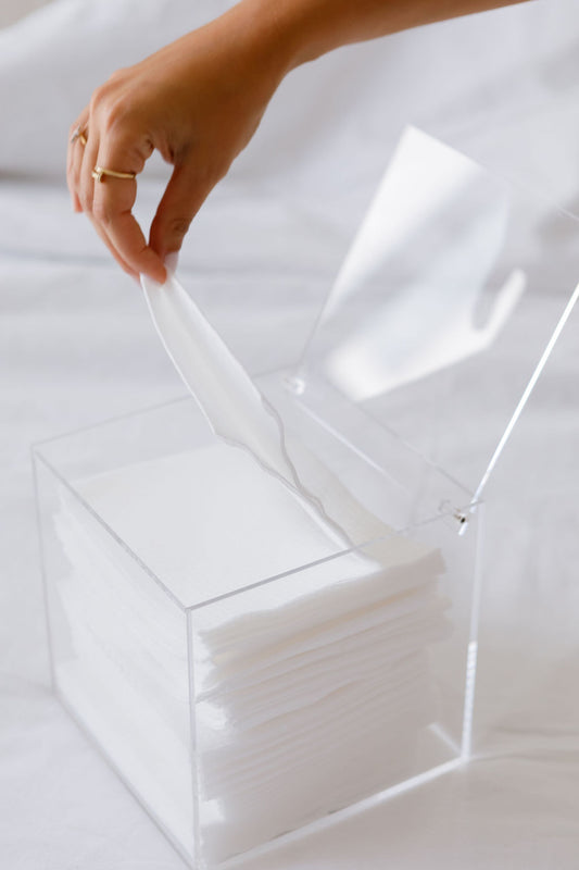 Acrylic Purabox: Keeps Towels Clean and Dry